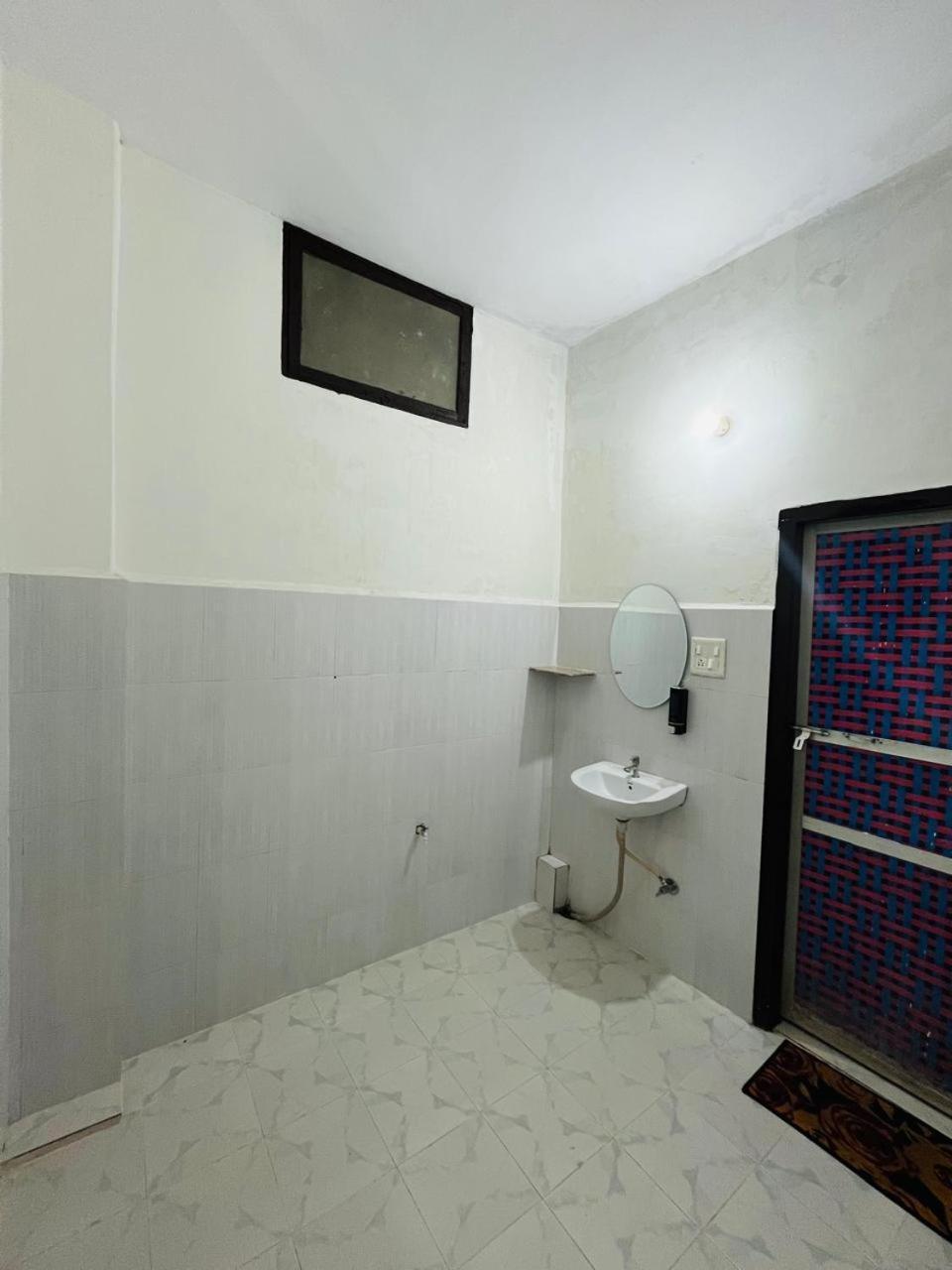 Log Inn Banaras Варанаси Экстерьер фото